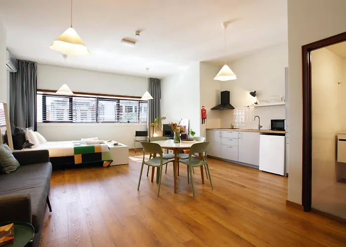 Casa Agustina, Bright & Stylish Apartment Near Praca Da Republica *