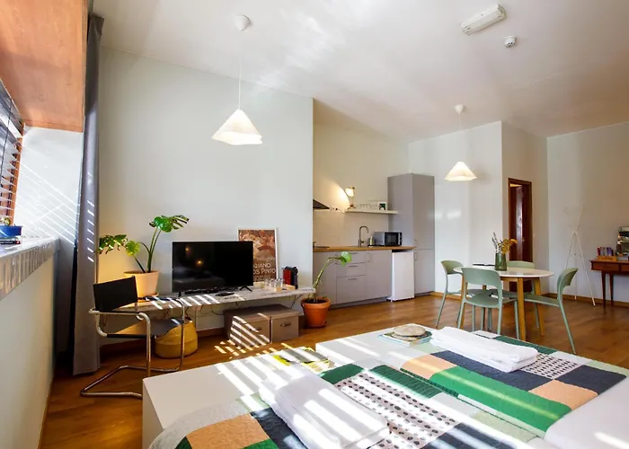 Casa Agustina, Bright & Stylish Apartment Near Praca Da Republica * ポルト