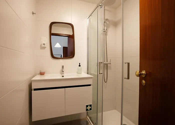 Casa Agustina, Bright & Stylish Apartment Near Praca Da Republica * ポルト