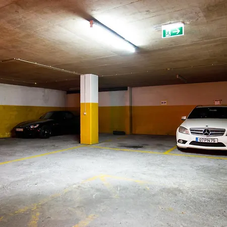 Casa Agustina, And Sunny With Optional Parking Апартаменты Порту